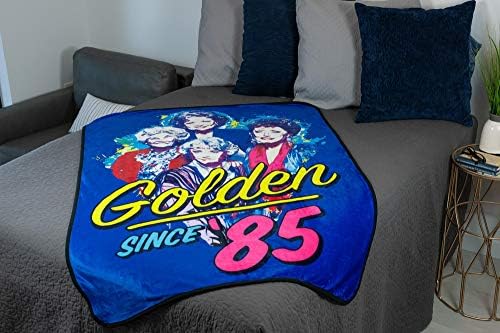 JUST ФЪНКИ The Golden Girls Голямо Флисовое покривки Golden Since 85 | Официално покривки Golden Girls | Включва в себе си всички 4 Бляскавите Златни момичета | Размери 60 x 45 см