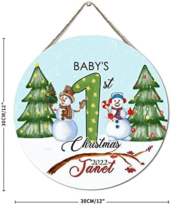 Дървена Плоча, Първата Коледа на Бебето 2022 Снежен човек Коледно Дърво Знаци, с монтиран на стената Окачен Знак Подарък за Новородено Ретро Стенен Художествен Знак, Окачен на Дървен Знак на Кухненски Интериор 12x12